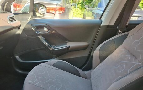 Peugeot 2008 II, 2014 год, 690 000 рублей, 19 фотография