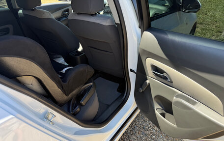 Chevrolet Cruze II, 2010 год, 650 000 рублей, 10 фотография