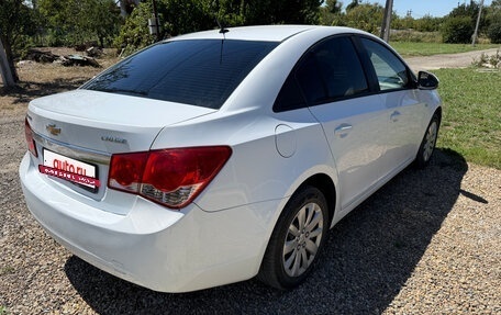 Chevrolet Cruze II, 2010 год, 650 000 рублей, 4 фотография