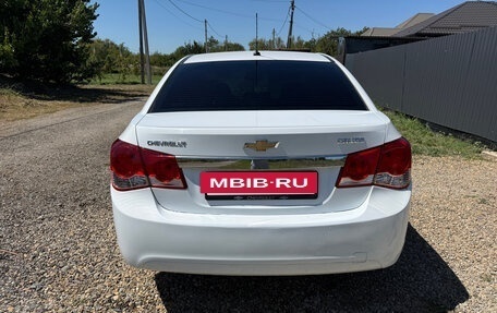 Chevrolet Cruze II, 2010 год, 650 000 рублей, 2 фотография