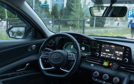 Hyundai Elantra, 2022 год, 2 250 000 рублей, 5 фотография