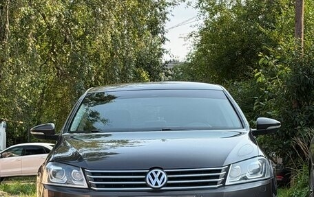 Volkswagen Passat B7, 2011 год, 1 370 000 рублей, 2 фотография