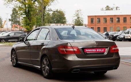 Mercedes-Benz E-Класс, 2009 год, 1 300 000 рублей, 3 фотография