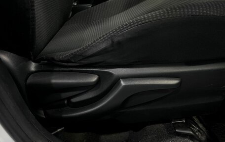 Toyota Vitz, 2014 год, 622 000 рублей, 32 фотография