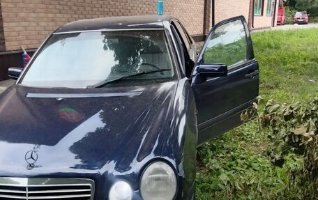 Mercedes-Benz E-Класс, 1998 год, 195 000 рублей, 3 фотография