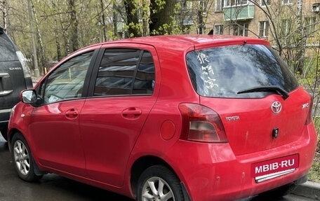 Toyota Yaris III рестайлинг, 2008 год, 500 000 рублей, 2 фотография