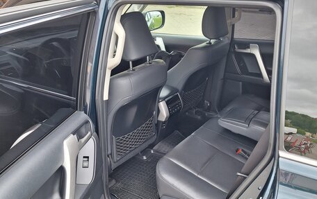 Toyota Land Cruiser Prado 150 рестайлинг 2, 2018 год, 4 100 000 рублей, 13 фотография
