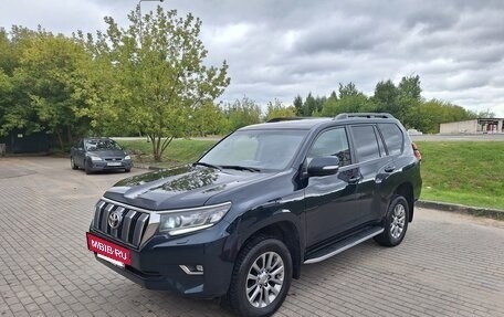 Toyota Land Cruiser Prado 150 рестайлинг 2, 2018 год, 4 100 000 рублей, 5 фотография