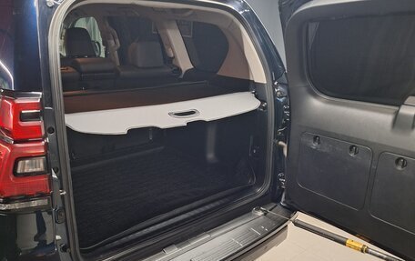 Toyota Land Cruiser Prado 150 рестайлинг 2, 2018 год, 4 100 000 рублей, 20 фотография