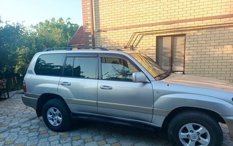 Toyota Land Cruiser 100 рестайлинг 2, 1999 год, 1 200 000 рублей, 2 фотография