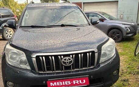 Toyota Land Cruiser Prado 150 рестайлинг 2, 2013 год, 2 090 000 рублей, 1 фотография