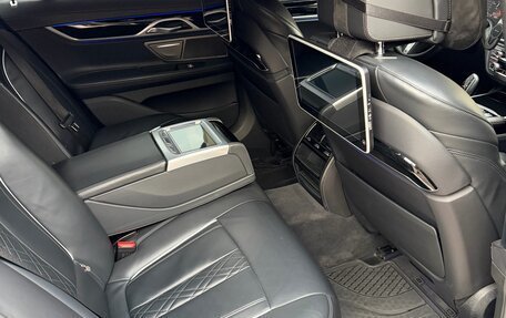 BMW 7 серия, 2019 год, 5 800 000 рублей, 11 фотография