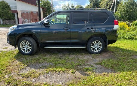 Toyota Land Cruiser Prado 150 рестайлинг 2, 2013 год, 2 090 000 рублей, 2 фотография