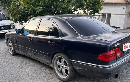 Mercedes-Benz E-Класс, 1997 год, 380 000 рублей, 4 фотография