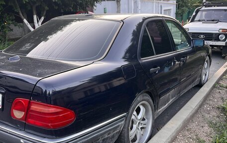 Mercedes-Benz E-Класс, 1997 год, 380 000 рублей, 3 фотография