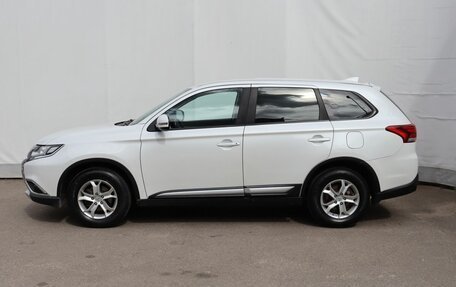 Mitsubishi Outlander III рестайлинг 3, 2017 год, 1 855 000 рублей, 8 фотография