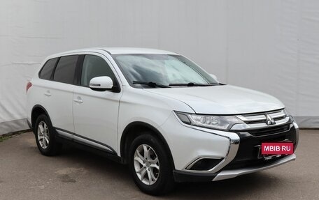Mitsubishi Outlander III рестайлинг 3, 2017 год, 1 855 000 рублей, 3 фотография