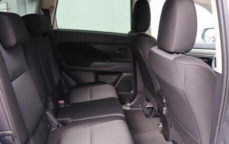 Mitsubishi Outlander III рестайлинг 3, 2017 год, 1 855 000 рублей, 20 фотография