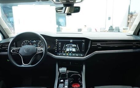 Volkswagen Touareg III, 2023 год, 9 545 000 рублей, 8 фотография
