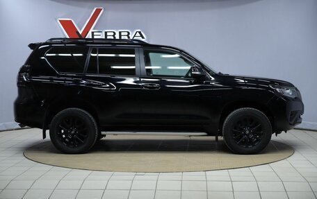 Toyota Land Cruiser Prado 150 рестайлинг 2, 2021 год, 5 790 000 рублей, 4 фотография