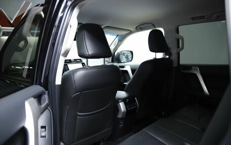 Toyota Land Cruiser Prado 150 рестайлинг 2, 2021 год, 5 790 000 рублей, 11 фотография