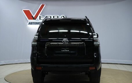 Toyota Land Cruiser Prado 150 рестайлинг 2, 2021 год, 5 790 000 рублей, 6 фотография