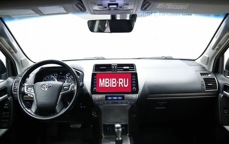 Toyota Land Cruiser Prado 150 рестайлинг 2, 2021 год, 5 790 000 рублей, 12 фотография