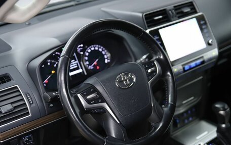 Toyota Land Cruiser Prado 150 рестайлинг 2, 2021 год, 5 790 000 рублей, 13 фотография