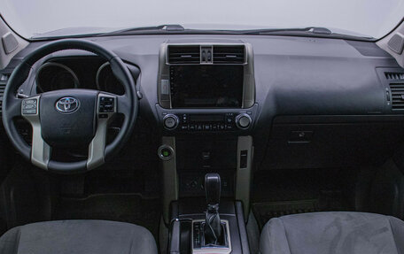 Toyota Land Cruiser Prado 150 рестайлинг 2, 2013 год, 2 724 000 рублей, 13 фотография