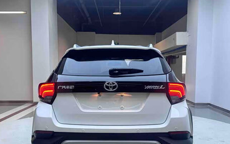 Toyota Yaris, 2022 год, 1 140 000 рублей, 5 фотография