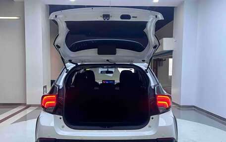 Toyota Yaris, 2022 год, 1 140 000 рублей, 8 фотография