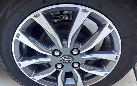 Toyota Yaris, 2022 год, 1 140 000 рублей, 9 фотография