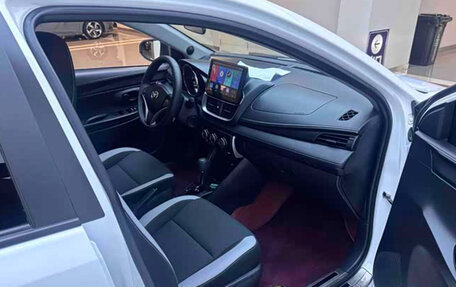 Toyota Yaris, 2022 год, 1 140 000 рублей, 12 фотография