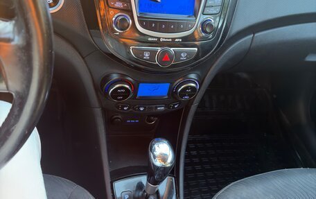 Hyundai Solaris II рестайлинг, 2011 год, 840 000 рублей, 9 фотография