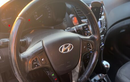 Hyundai Solaris II рестайлинг, 2011 год, 840 000 рублей, 8 фотография