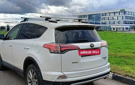 Toyota RAV4, 2015 год, 1 950 000 рублей, 4 фотография