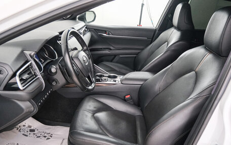 Toyota Camry, 2020 год, 3 699 000 рублей, 8 фотография