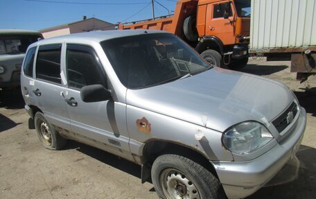 Chevrolet Niva I рестайлинг, 2004 год, 39 000 рублей, 2 фотография