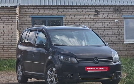 Volkswagen Touran III, 2012 год, 750 000 рублей, 2 фотография