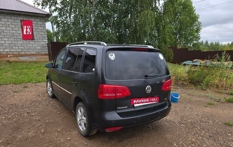 Volkswagen Touran III, 2012 год, 750 000 рублей, 3 фотография