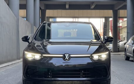 Volkswagen Golf VIII, 2022 год, 1 884 000 рублей, 1 фотография