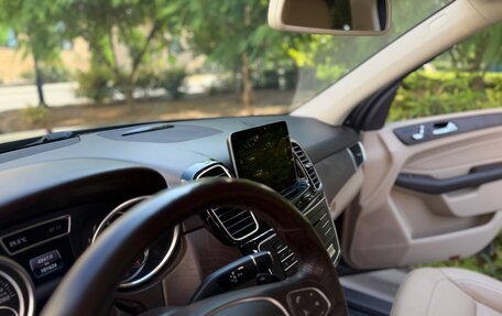 Mercedes-Benz GLE, 2017 год, 4 300 000 рублей, 13 фотография