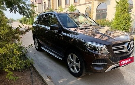 Mercedes-Benz GLE, 2017 год, 4 300 000 рублей, 28 фотография