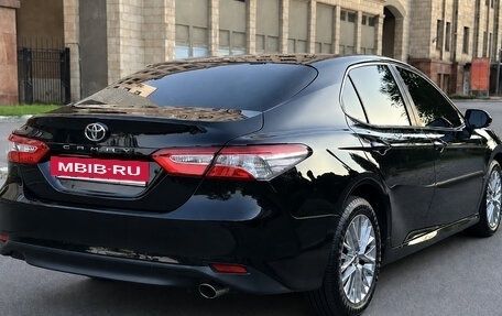 Toyota Camry, 2018 год, 1 470 000 рублей, 8 фотография
