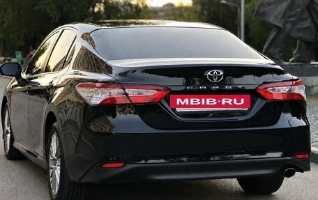 Toyota Camry, 2018 год, 1 470 000 рублей, 6 фотография