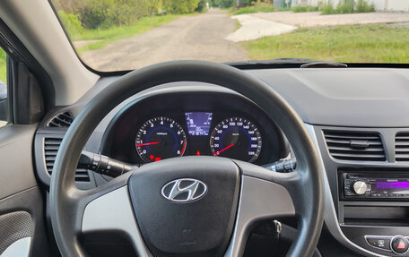 Hyundai Solaris II рестайлинг, 2013 год, 720 000 рублей, 11 фотография