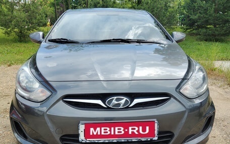 Hyundai Solaris II рестайлинг, 2013 год, 720 000 рублей, 2 фотография