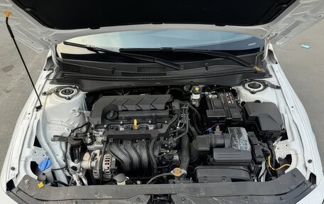 Hyundai Elantra, 2023 год, 1 550 000 рублей, 11 фотография