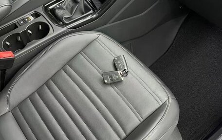 Volkswagen Touran III, 2020 год, 1 900 000 рублей, 12 фотография