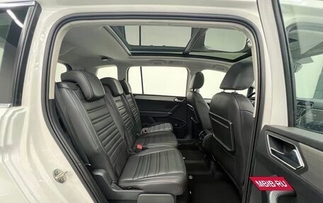 Volkswagen Touran III, 2020 год, 1 900 000 рублей, 15 фотография